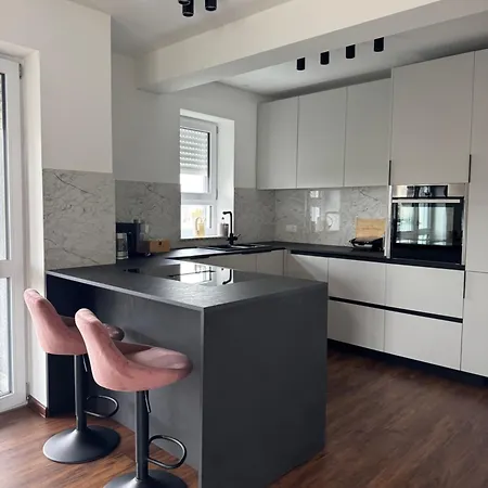 Moderne 100 M2 Mit Buero Und Terrasse *