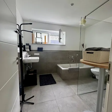 Moderne 100 M2 Mit Buero Und Terrasse
